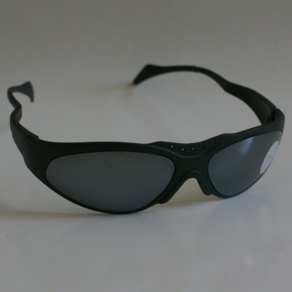 NWT VtgSports 90's wrap around w/rubber temple tips smoke mirror lens sunglasses